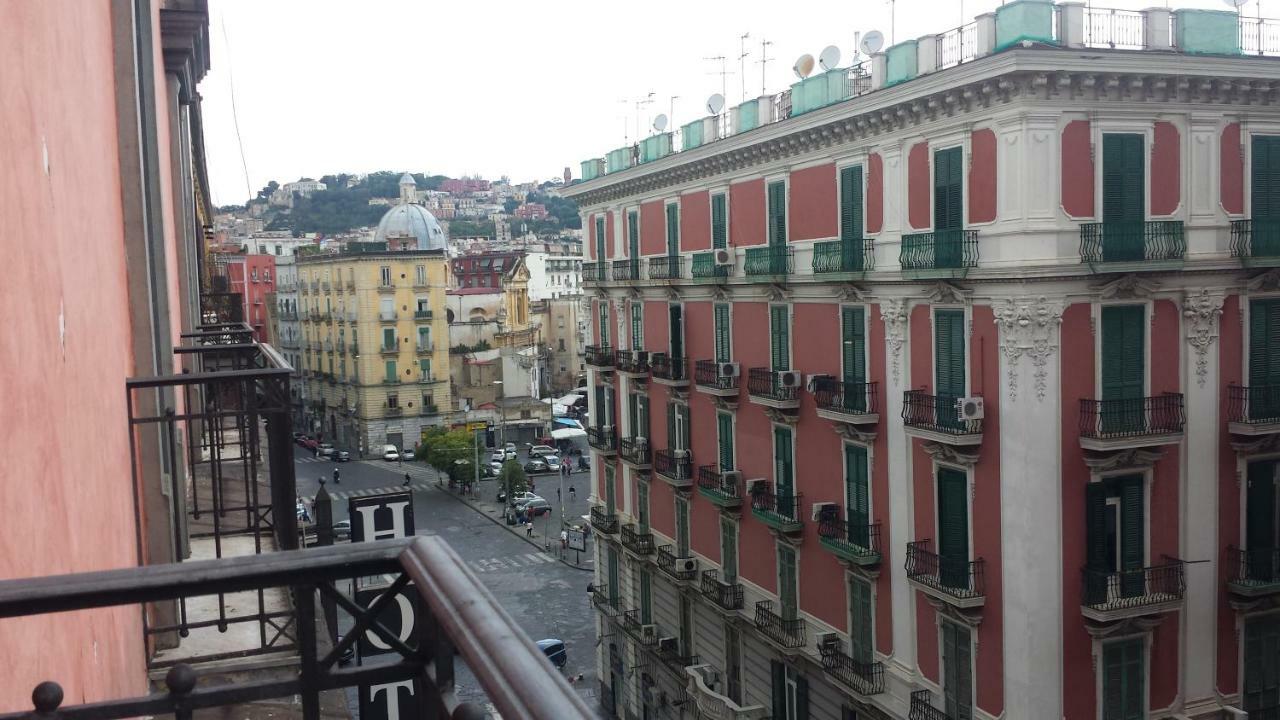 Una Casetta Al Centro Di Napoli Eksteriør bilde